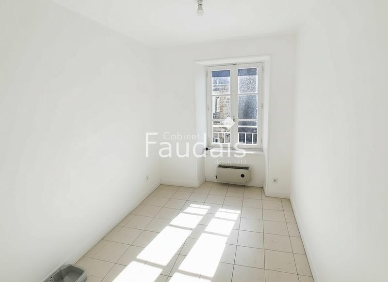Appartement - 163 m² - 12 pièces