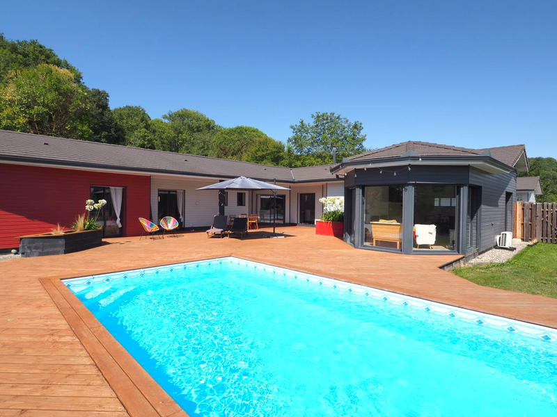 Maison - 232 m² - 8 pièces