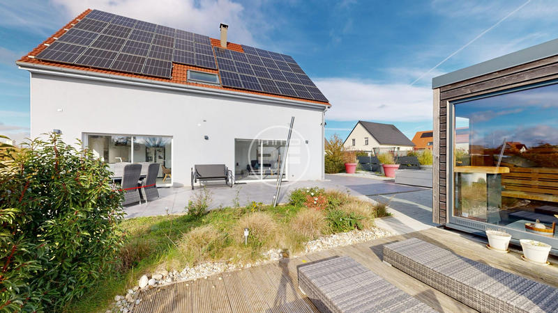 Maison - 222 m² - 7 pièces