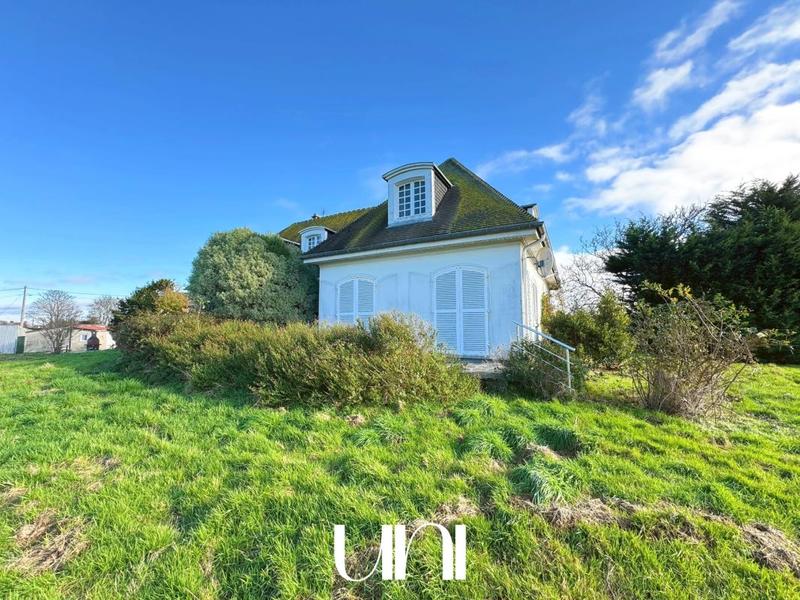 Maison - 208 m² - 8 pièces