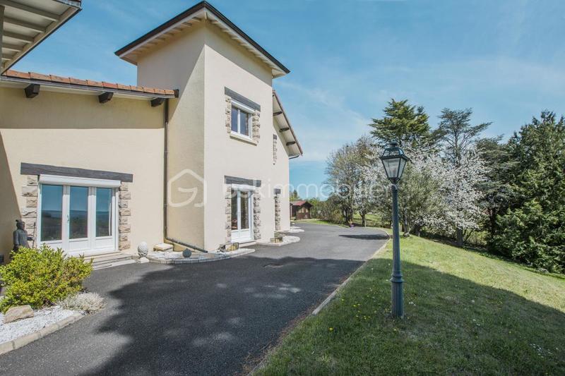 Villa - 280 m² - 10 pièces