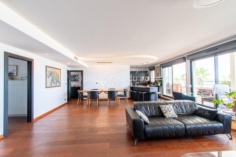 Appartement - 132 m² - 4 pièces