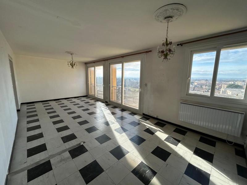 Appartement - 85 m² - 4 pièces