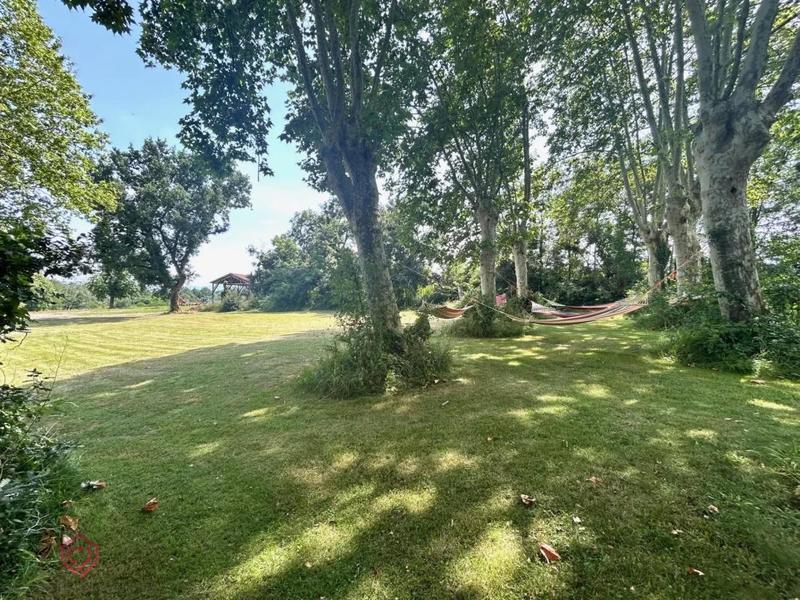 Maison de maîtres - 585 m² - 20 pièces