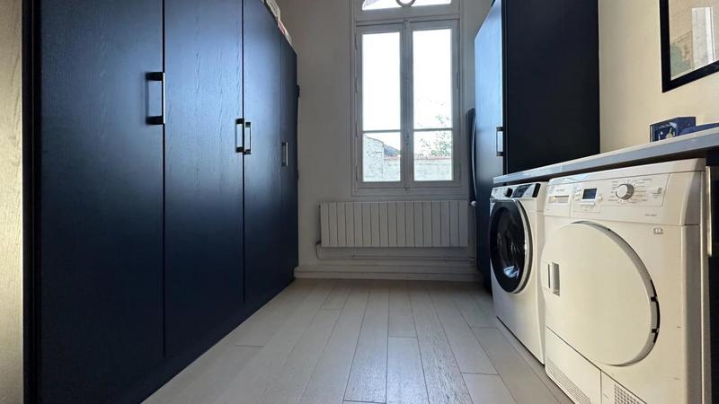 Propriété - 199 m² - 8 pièces