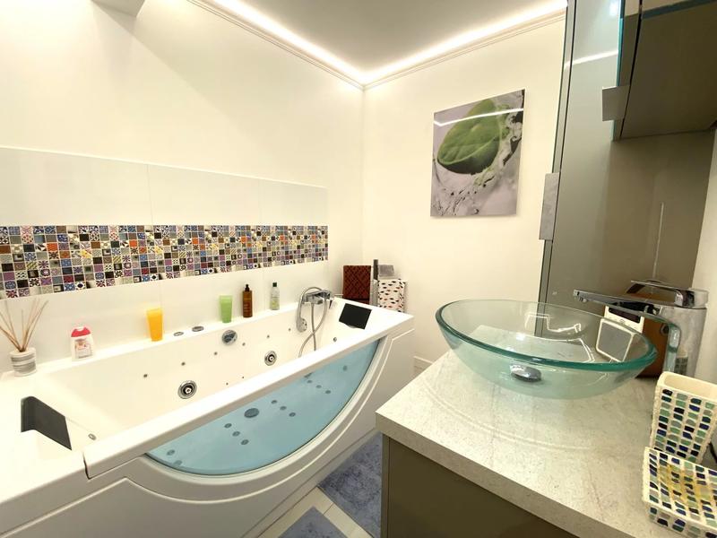 Appartement - 90 m² - 3 pièces