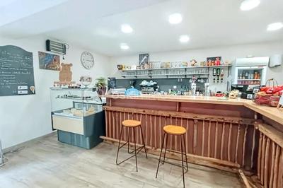 Maison - 240 m² - 6 pièces