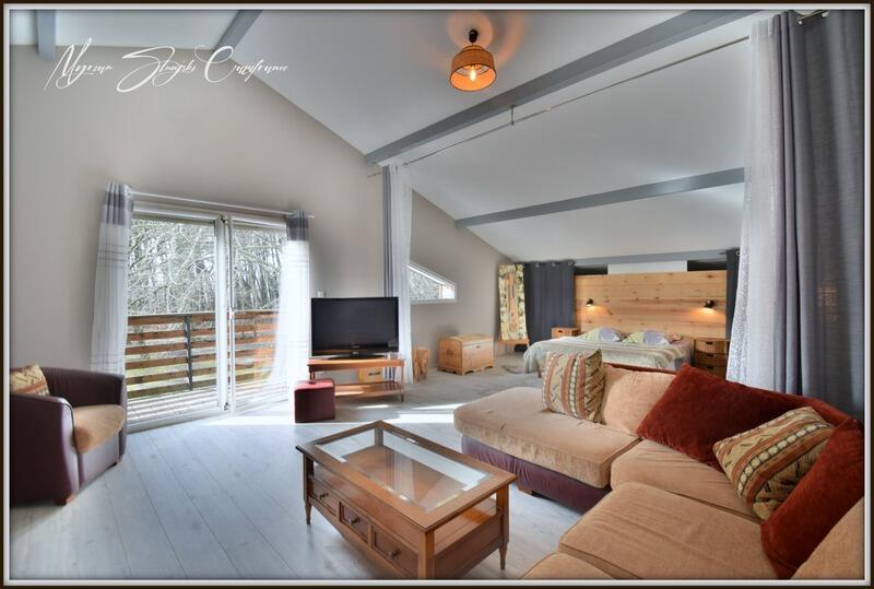 Maison - 330 m² - 7 pièces