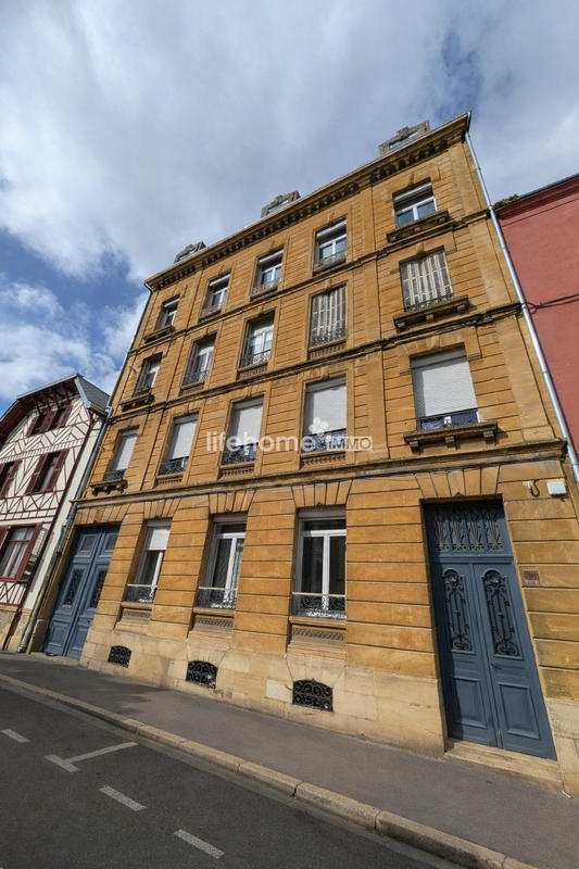 Appartement - 77 m² - 2 pièces