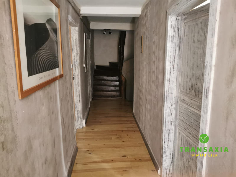 Maison traditionnelle - 306 m² - 16 pièces