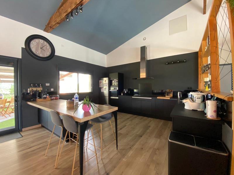 Maison contemporaine - 240 m² - 9 pièces