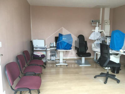 Local commercial - 113 m² - 5 pièces