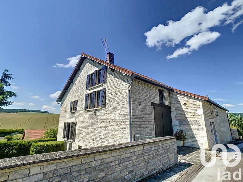 Maison - 357 m² - 2 pièces