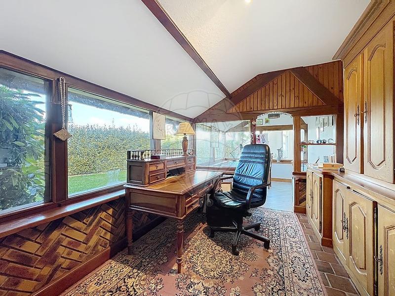 Maison - 300 m² - 5 pièces