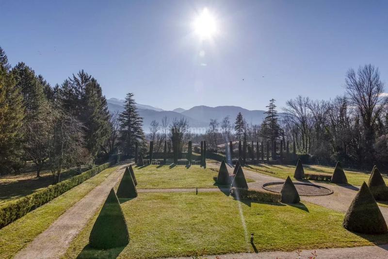 Appartement - 214 m² - 6 pièces