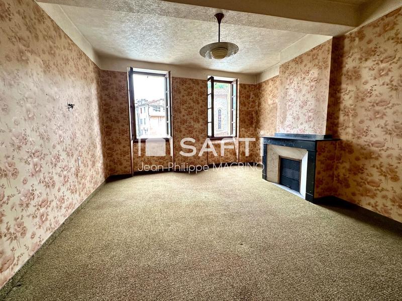 Maison - 216 m² - 7 pièces