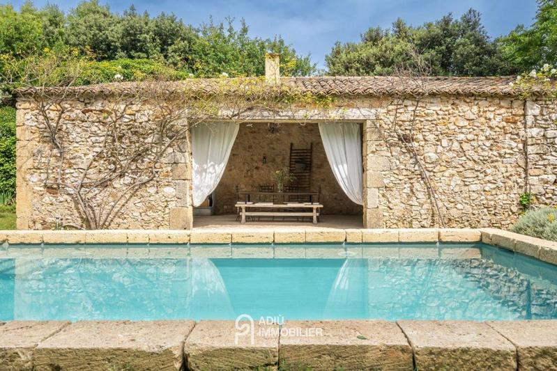 Mas - 300 m² - 7 pièces