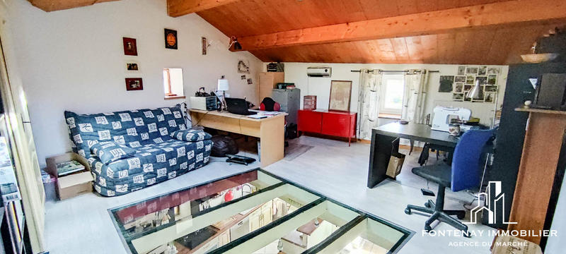 Maison - 202 m² - 8 pièces