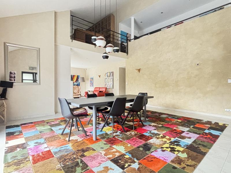 Maison traditionnelle - 225 m² - 7 pièces