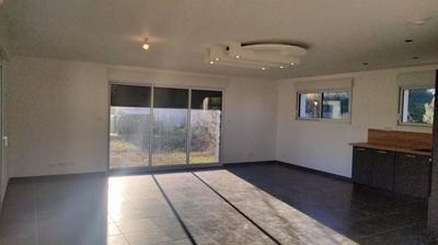 Maison - 102 m² - 4 pièces