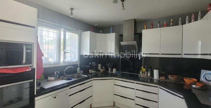 Maison - 98 m² - 5 pièces