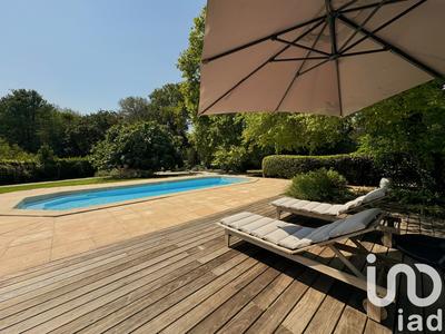 Maison - 250 m² - 8 pièces