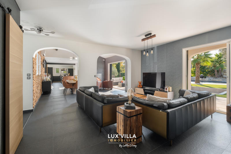 Villa - 344 m² - 12 pièces