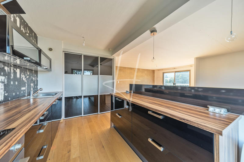 Appartement - 95 m² - 4 pièces