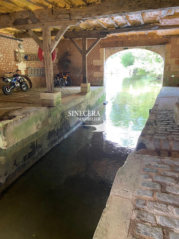 Maison - 220 m² - 8 pièces