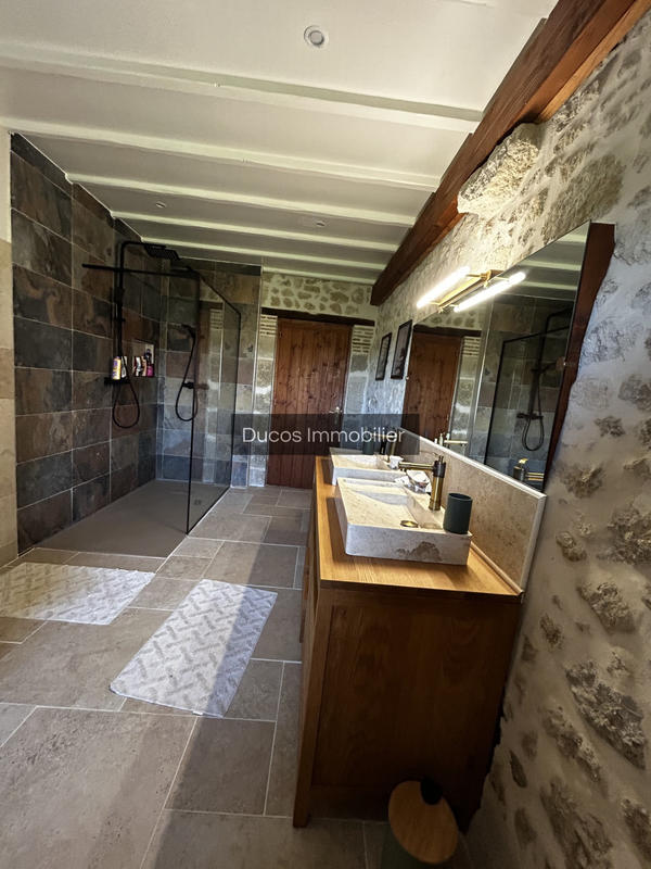 Maison - 210 m² - 5 pièces