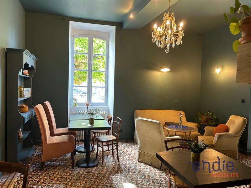 Maison - 430 m² - 14 pièces