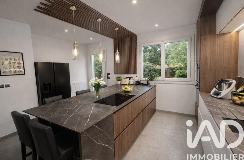 Maison - 196 m² - 8 pièces