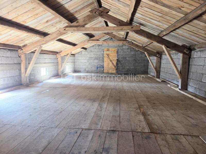 Maison - 99 m² - 6 pièces