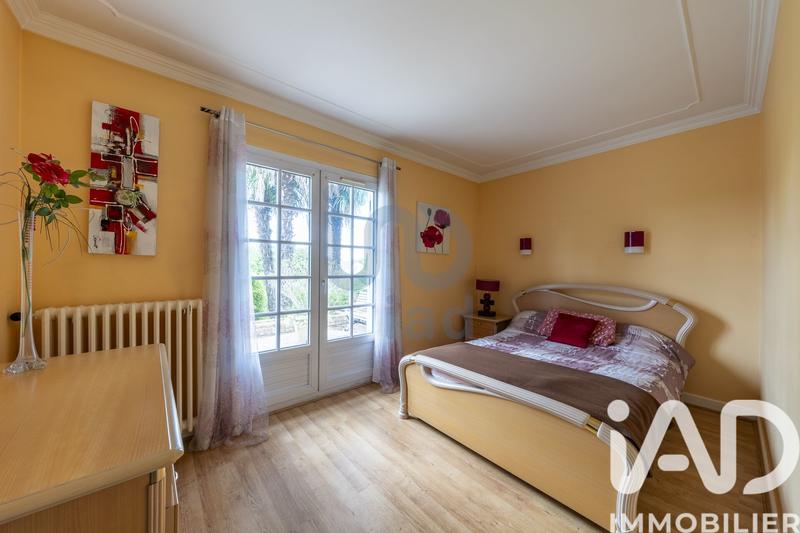 Maison - 195 m² - 8 pièces