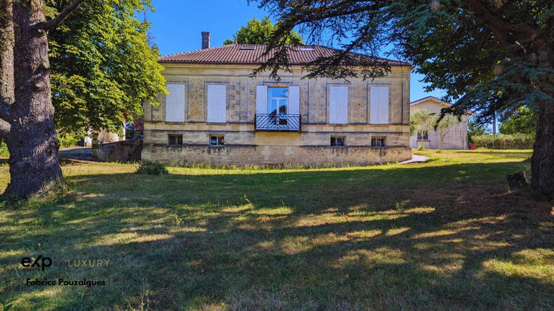 Maison - 280 m² - 9 pièces