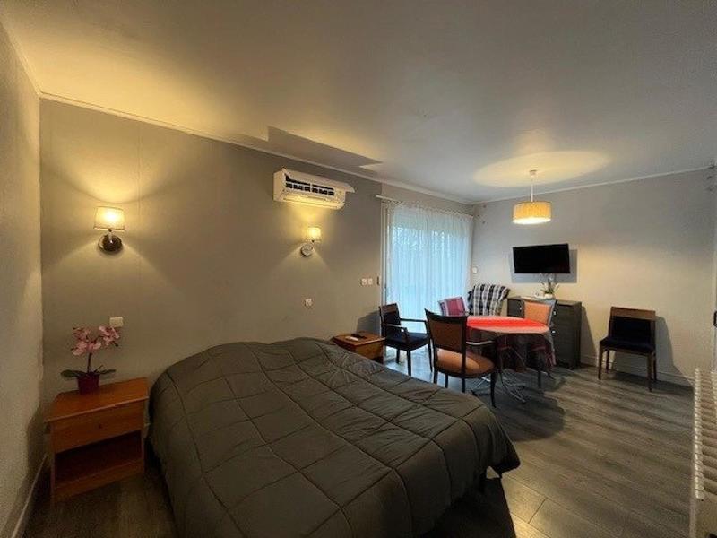 Local commercial - 359 m² - 1 pièce