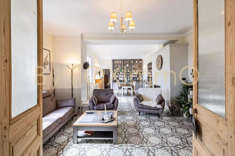 Maison de ville - 230 m² - 9 pièces