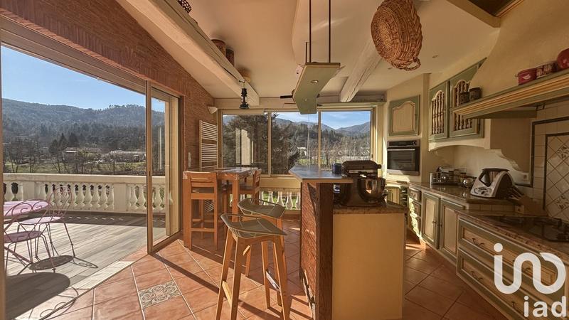 Maison - 277 m² - 8 pièces