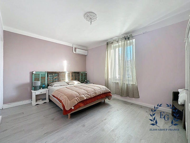 Maison traditionnelle - 160 m² - 6 pièces