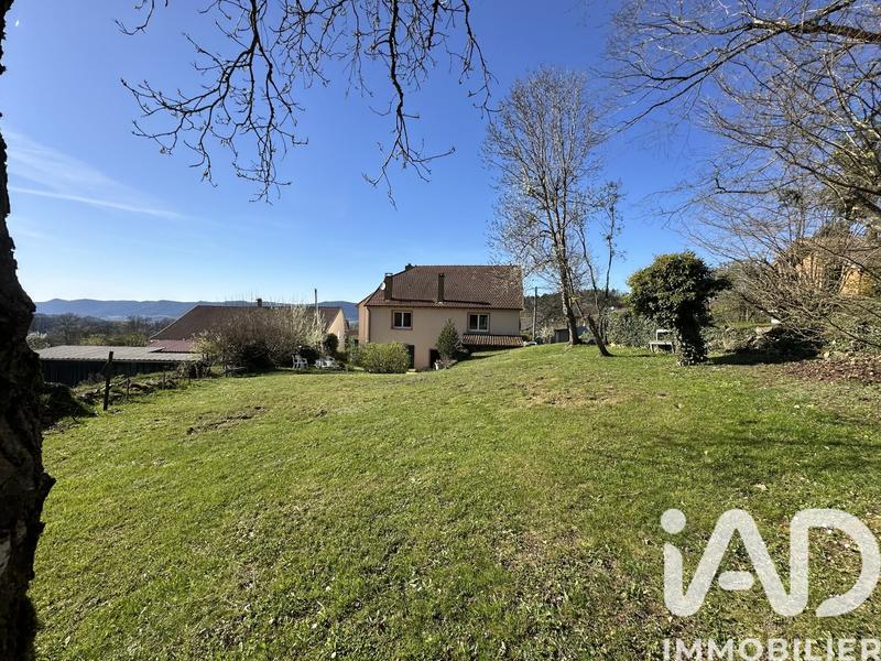 Maison - 189 m² - 8 pièces