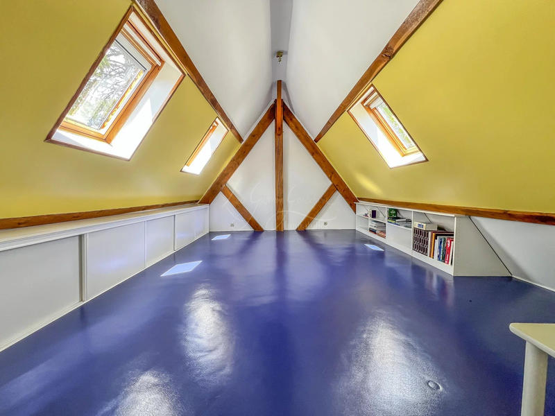 Maison - 180 m² - 8 pièces