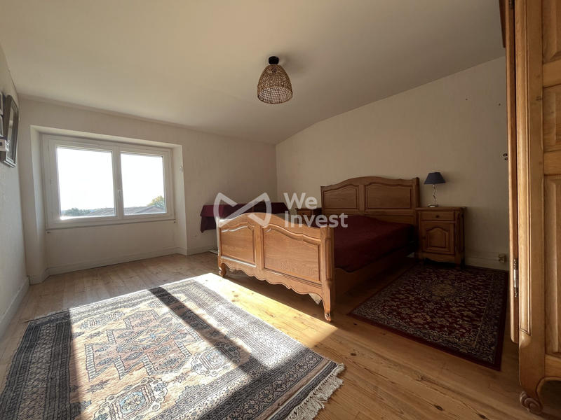 Maison - 240 m² - 7 pièces