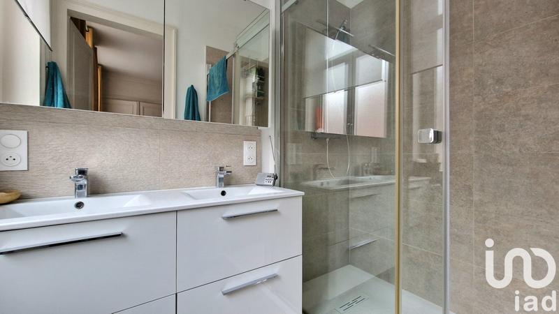 Maison - 255 m² - 10 pièces