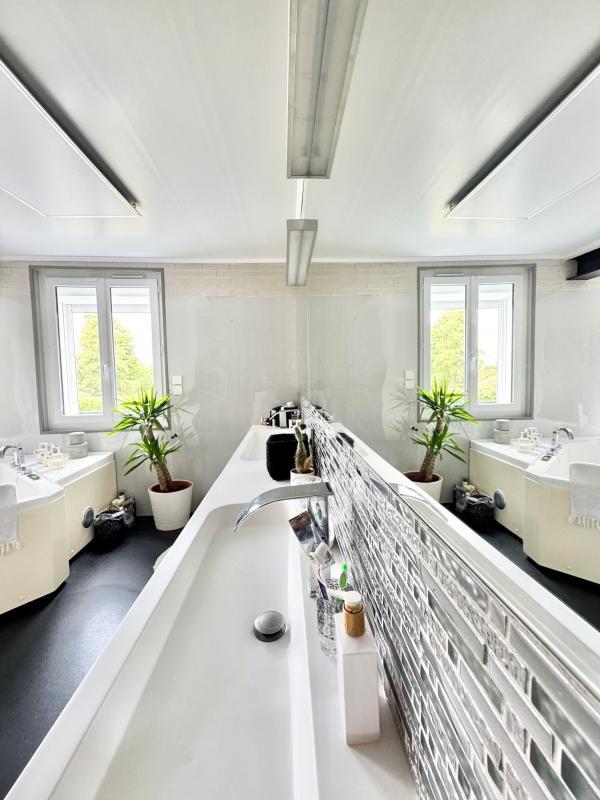 Maison - 280 m² - 7 pièces