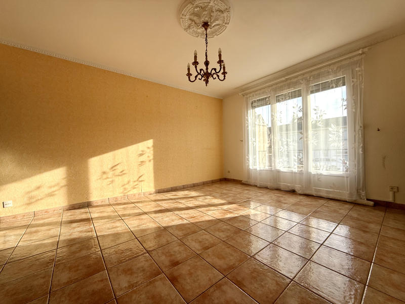 Maison - 93 m² - 5 pièces