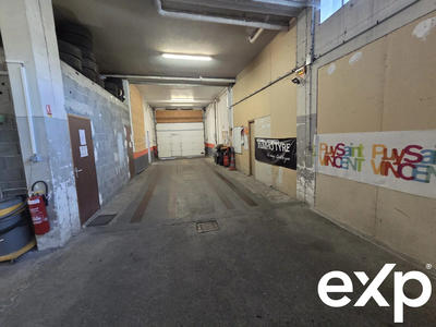 Local d'activités - 699 m² - 4 pièces