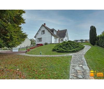 Maison traditionnelle - 140 m² - 6 pièces