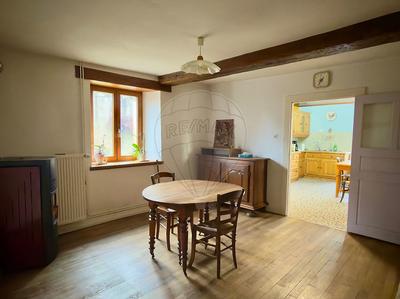 Maison - 180 m² - 8 pièces