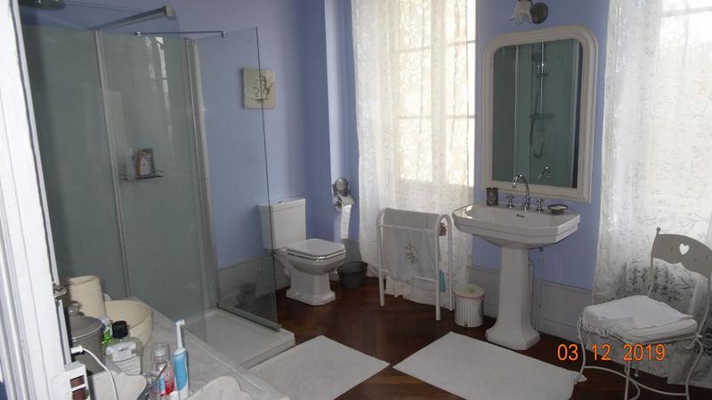 Demeure - 304 m² - 11 pièces