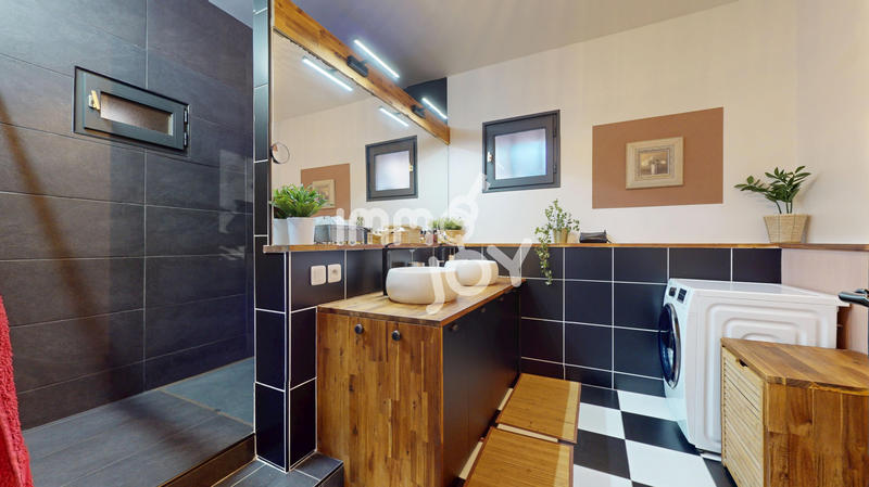 Maison - 165 m² - 6 pièces